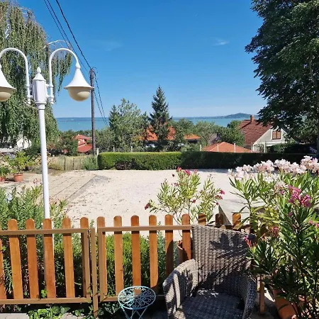 Bacchus - Borbarlang, Badacsony アパート バダチョニトマイ