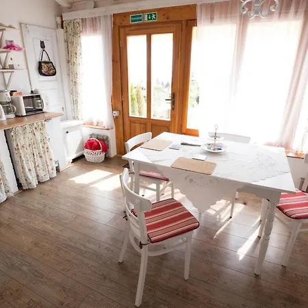 Bacchus - Borbarlang, Badacsony Apartment