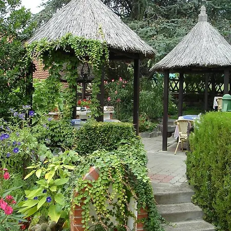 Bacchus - Borbarlang, Badacsony アパート